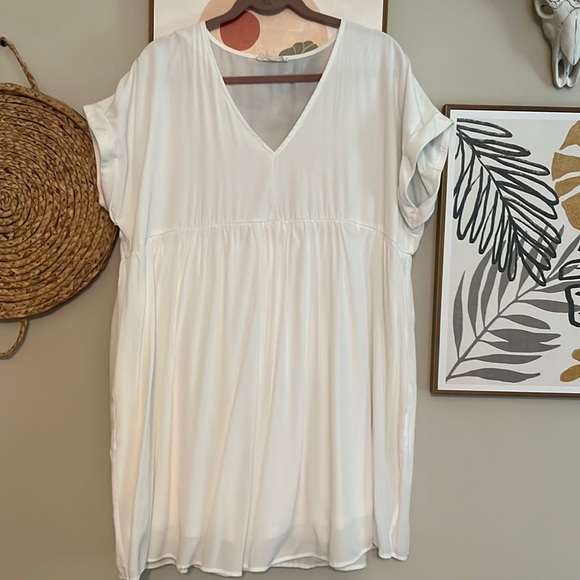 Dresses & Skirts - Entro Dress